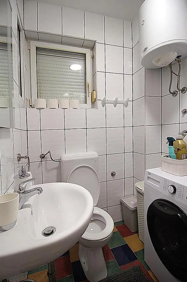 Apartman Requiem Bibinje 0*,
